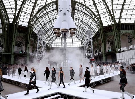 chanel shows paris